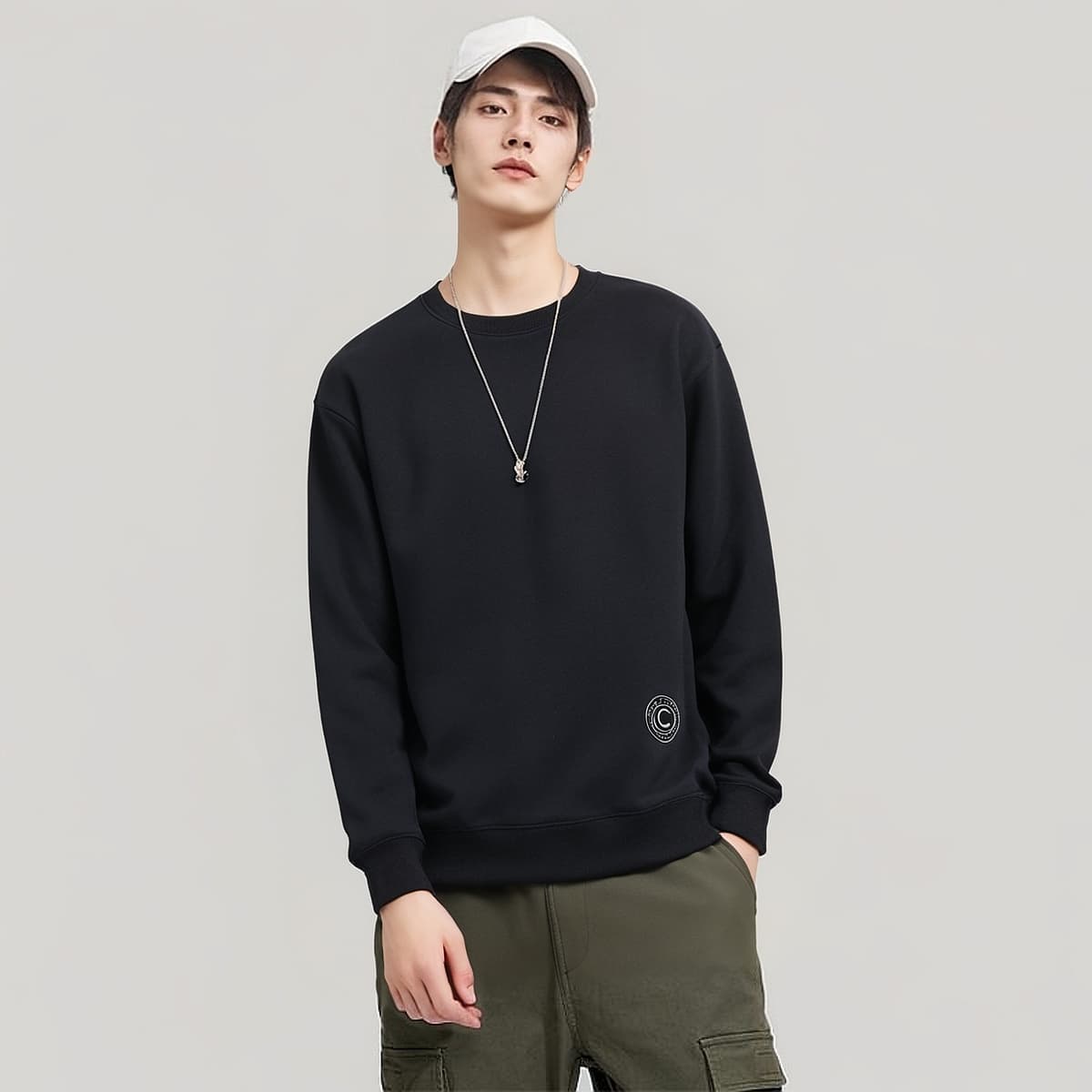 メンズ黒ファッション スウェット シンプル丸首ワッペンスウェット
