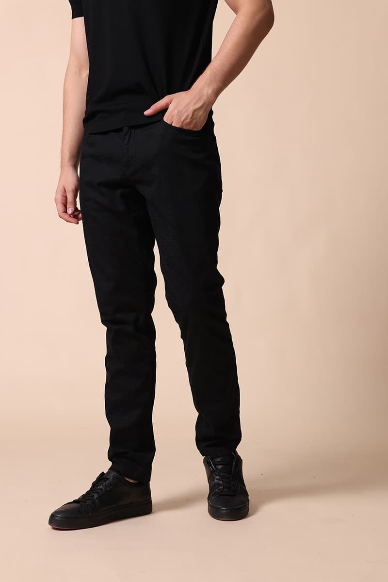 メンズ黒ファッション パンツ すっきりシルエットストレートパンツ