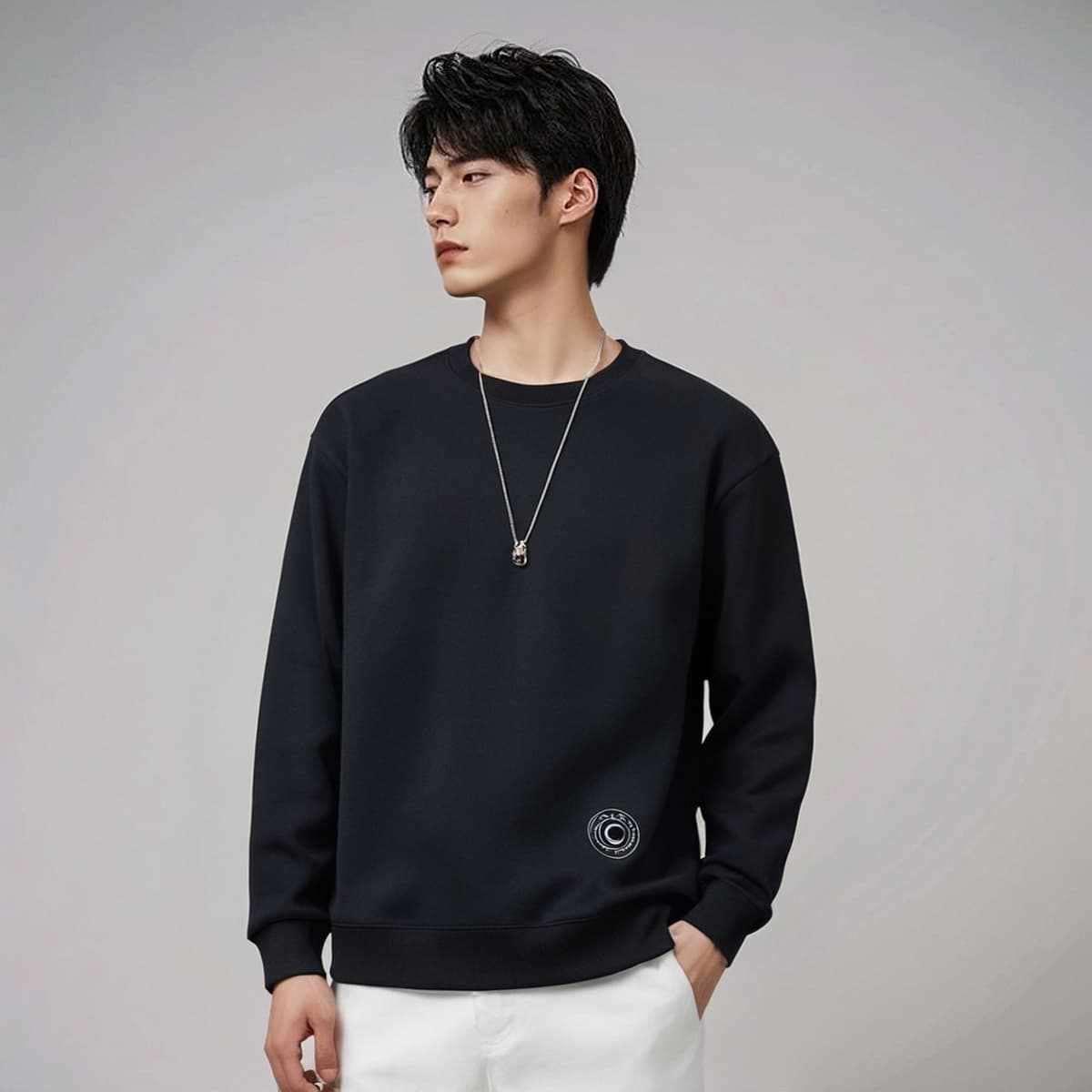 メンズ黒ファッション スウェット シンプル丸首ワッペンスウェット